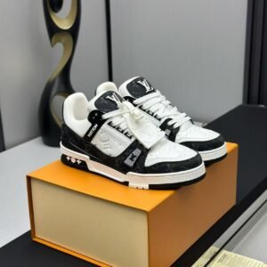 Louis Vuitton Trainer Sneakers Model：0608003