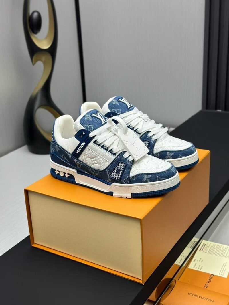 Louis Vuitton Trainer Sneakers Model：0608003