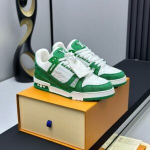 Louis Vuitton Trainer Sneakers Model：0608003