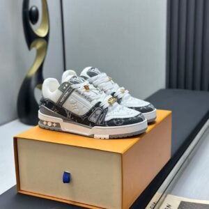 Louis Vuitton Trainer Sneakers Model：0608003