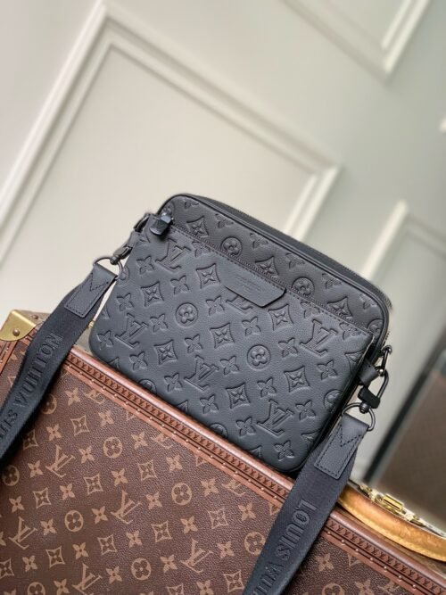 Louis Vuitton Trio Messenger Bag Model：M26713