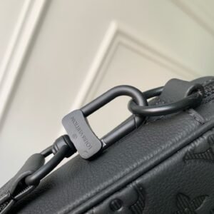 IMG_1790 Louis Vuitton Trio Messenger Bag Model:M26713