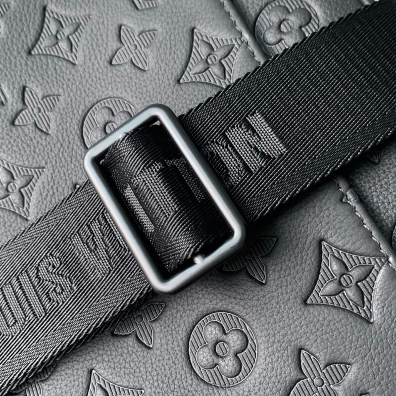 IMG_1791 Louis Vuitton Trio Messenger Bag Model:M26713