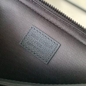 IMG_1792 Louis Vuitton Trio Messenger Bag Model:M26713