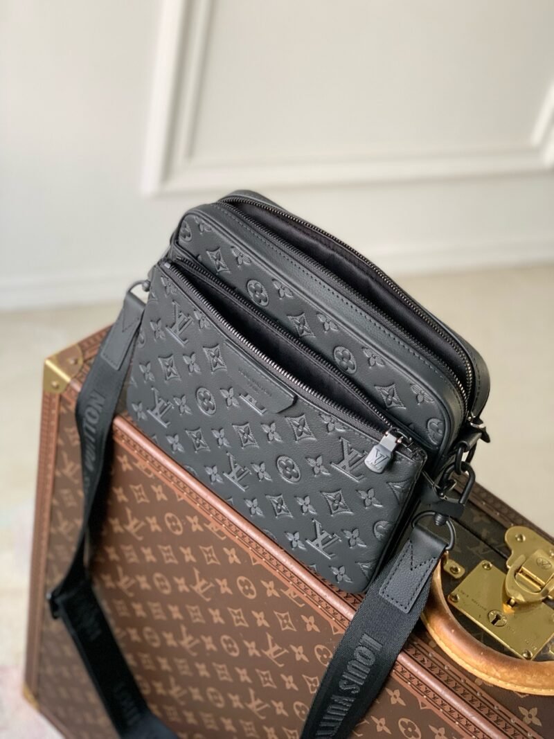 IMG_1793 Louis Vuitton Trio Messenger Bag Model:M26713