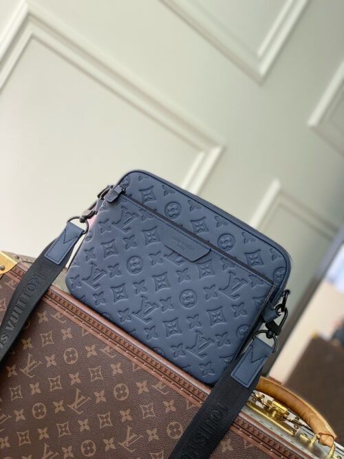 IMG_1794 Louis Vuitton Trio Messenger Bag Model:M27925