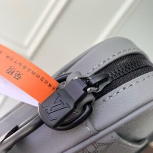 Louis Vuitton Trio Messenger Bag Model：M27185