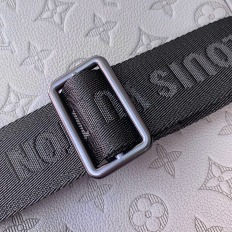 Louis Vuitton Trio Messenger Bag Model：M27185