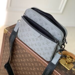 Louis Vuitton Trio Messenger Bag Model：M27185