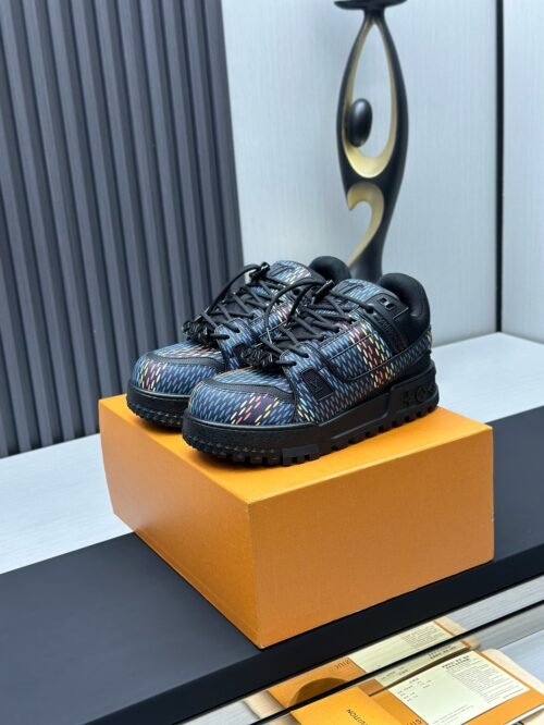 Louis Vuitton Trainer Max Sneakers Model：0608005