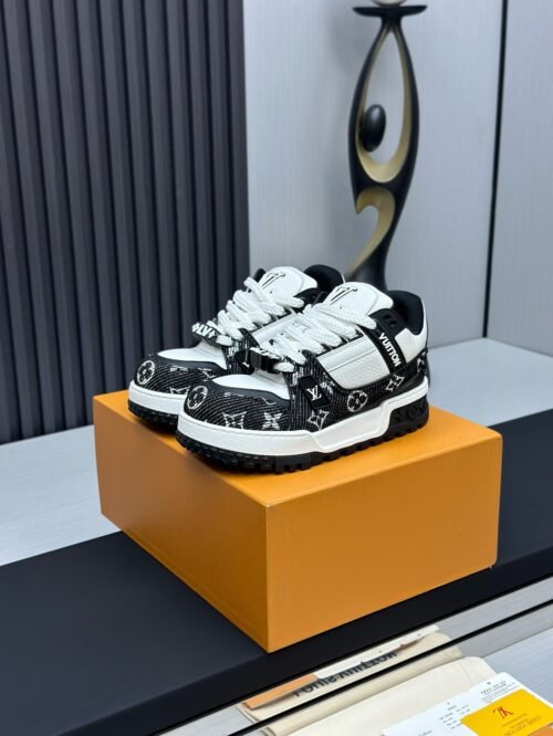 IMG_2010 Louis Vuitton Trainer Max Sneakers Model:0608009
