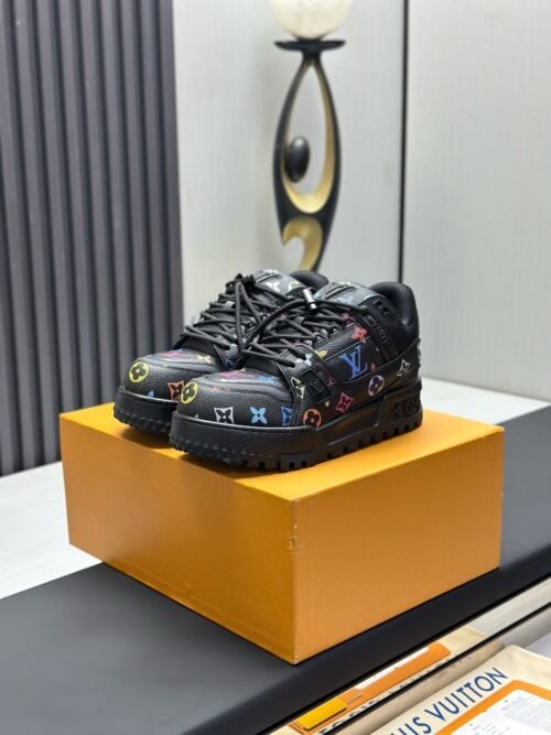 IMG_2012 Louis Vuitton Trainer Max Sneakers Model:0608011
