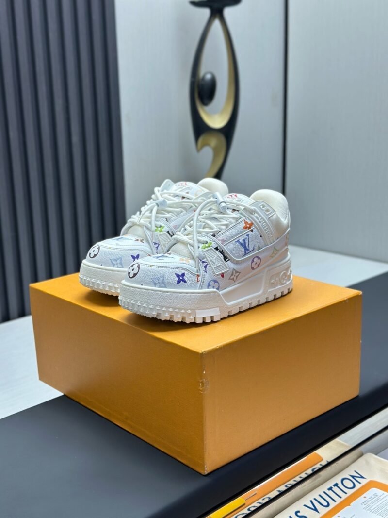 IMG_2013 Louis Vuitton Trainer Max Sneakers Model:0608013