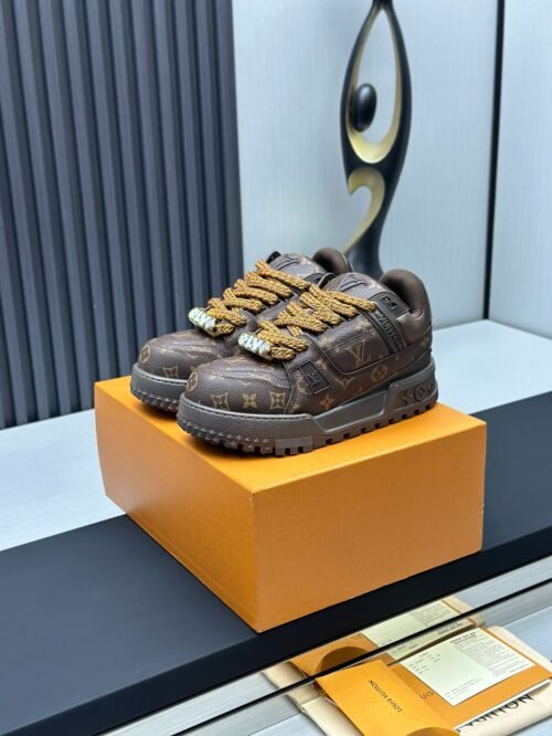 Louis Vuitton Trainer Max Sneakers Model：0608013
