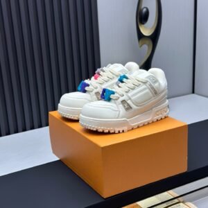 IMG_2020 Louis Vuitton Trainer Max Sneakers Model:0608018