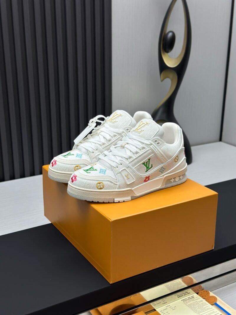 Louis Vuitton Trainer Sneakers Model：0608011