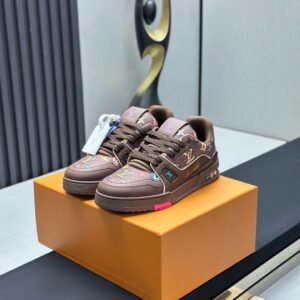 Louis Vuitton Trainer Sneakers Model：0608033