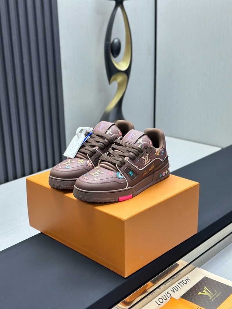 Louis Vuitton Trainer Sneakers Model：0608033