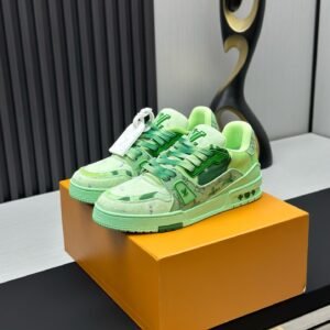 Louis Vuitton Trainer Sneakers Model：0608031