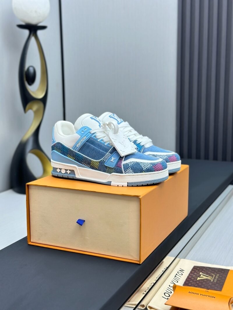 Louis Vuitton Trainer Sneakers Model：0608017