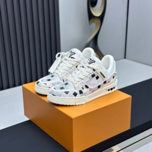 Louis Vuitton Trainer Sneakers Model：0608020