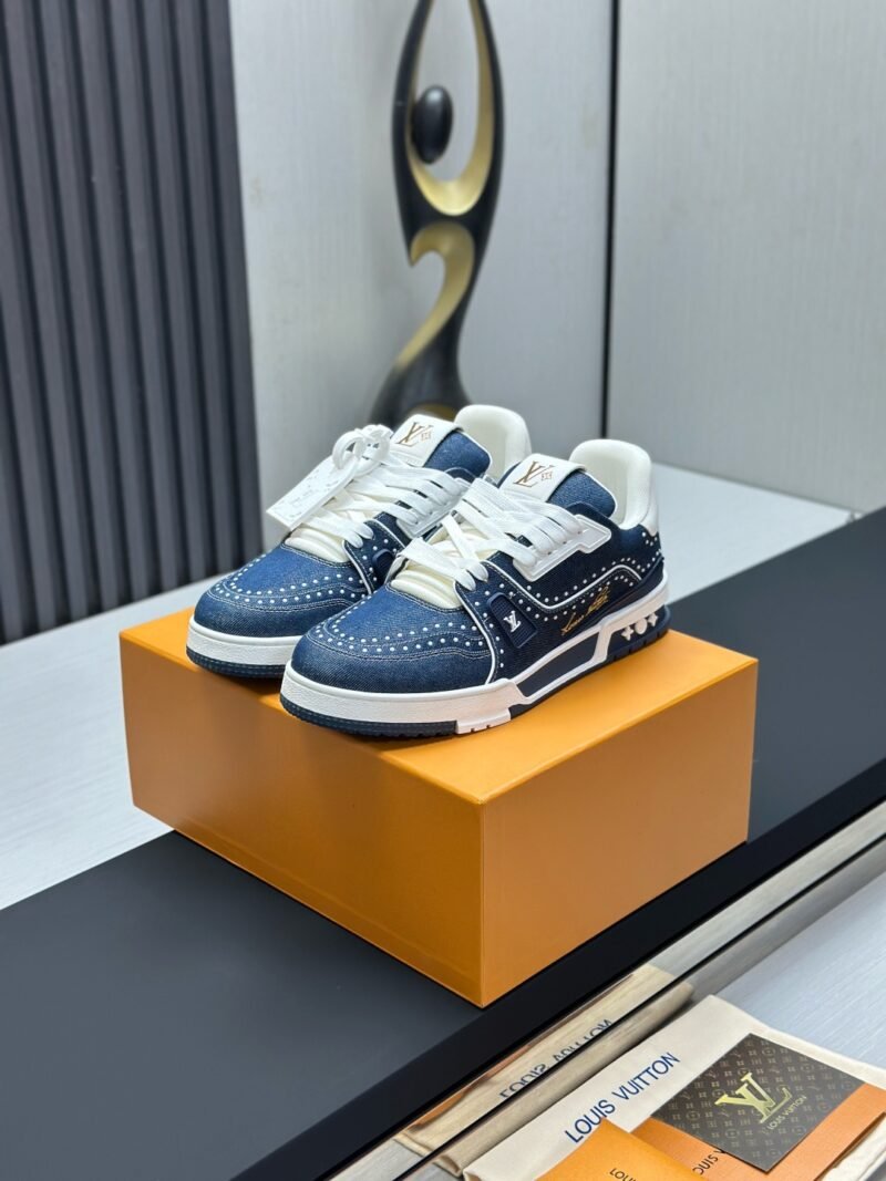 Louis Vuitton Trainer Sneakers Model：0608023