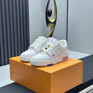 Louis Vuitton Trainer Sneakers Model：0608031