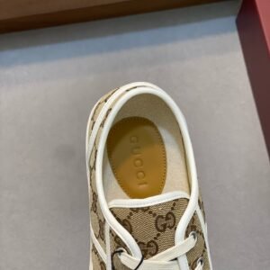 Gucci Canvas Sneakers Model：0608003