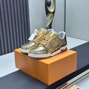 Louis Vuitton Trainer Sneakers Model：0608034