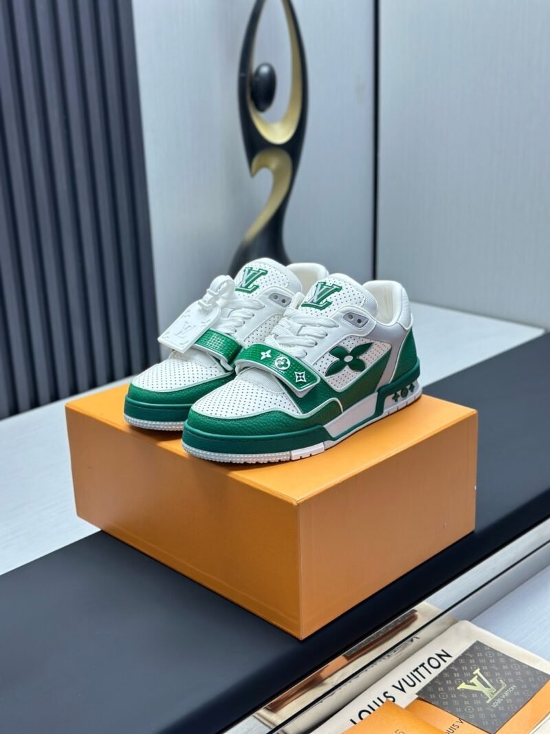 Louis Vuitton Trainer Sneakers Model：0608037