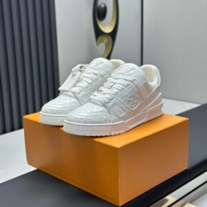 Louis Vuitton Trainer Sneakers Model：0608016