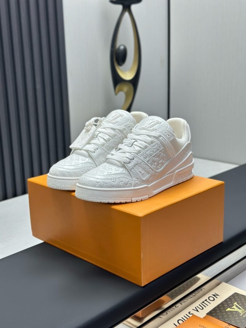 Louis Vuitton Trainer Sneakers Model：0608016