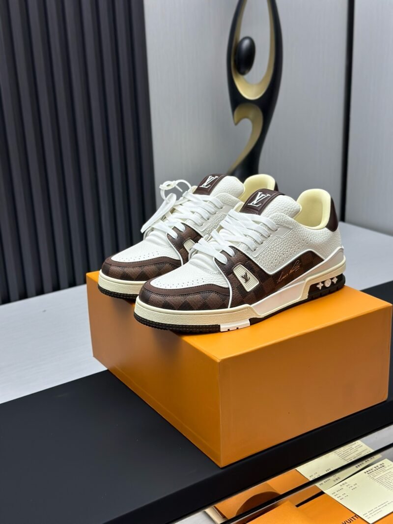 Louis Vuitton Trainer Sneakers Model：0608027