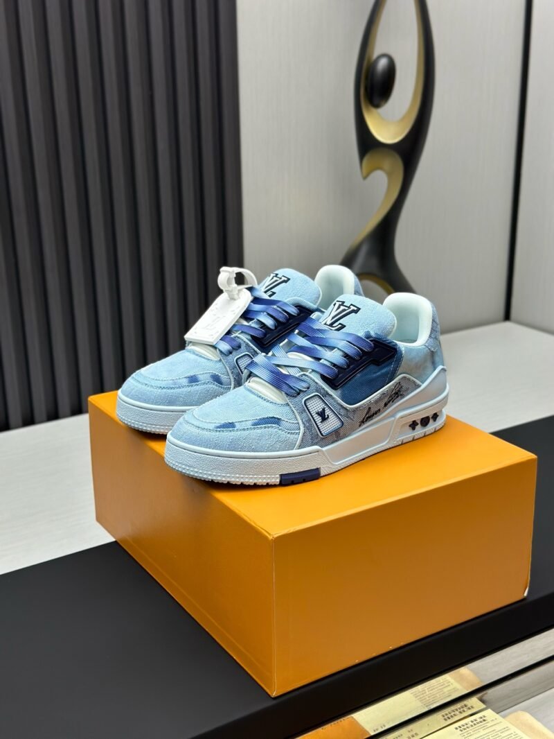 Louis Vuitton Trainer Sneakers Model：0608031