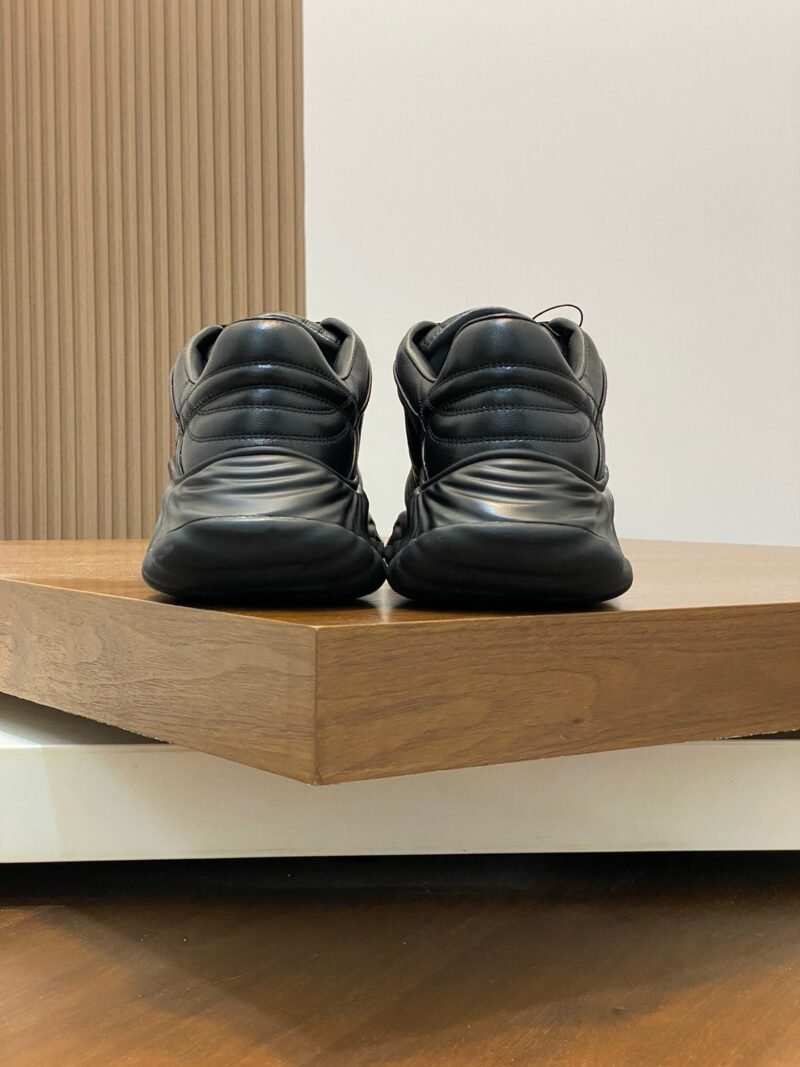Gucci Ripple Sneakers Model：0608002