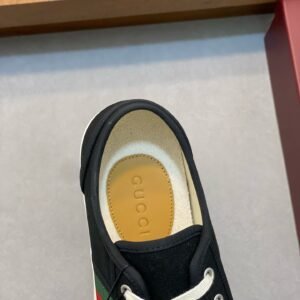Gucci Canvas Sneakers Model：0608004