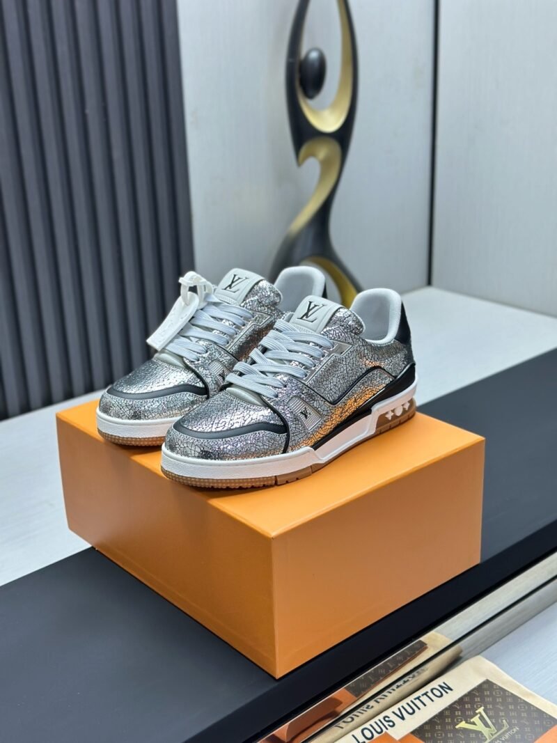 Louis Vuitton Trainer Sneakers Model：0608034