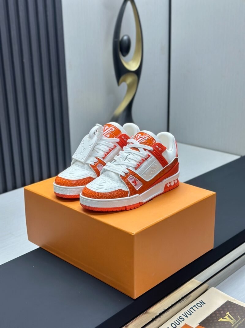 Louis Vuitton Trainer Sneakers Model：0608014