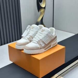 Louis Vuitton Trainer Sneakers Model：0608009