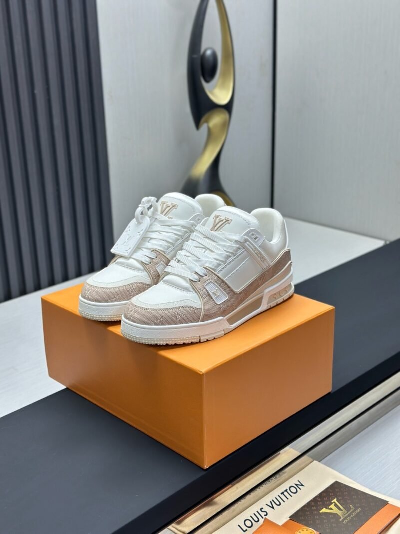Louis Vuitton Trainer Sneakers Model：0608009