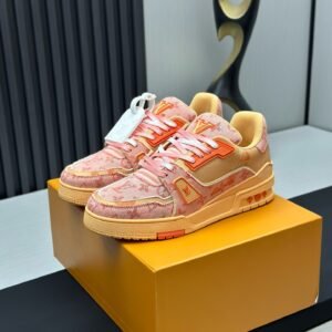 Louis Vuitton Trainer Sneakers Model：0608031