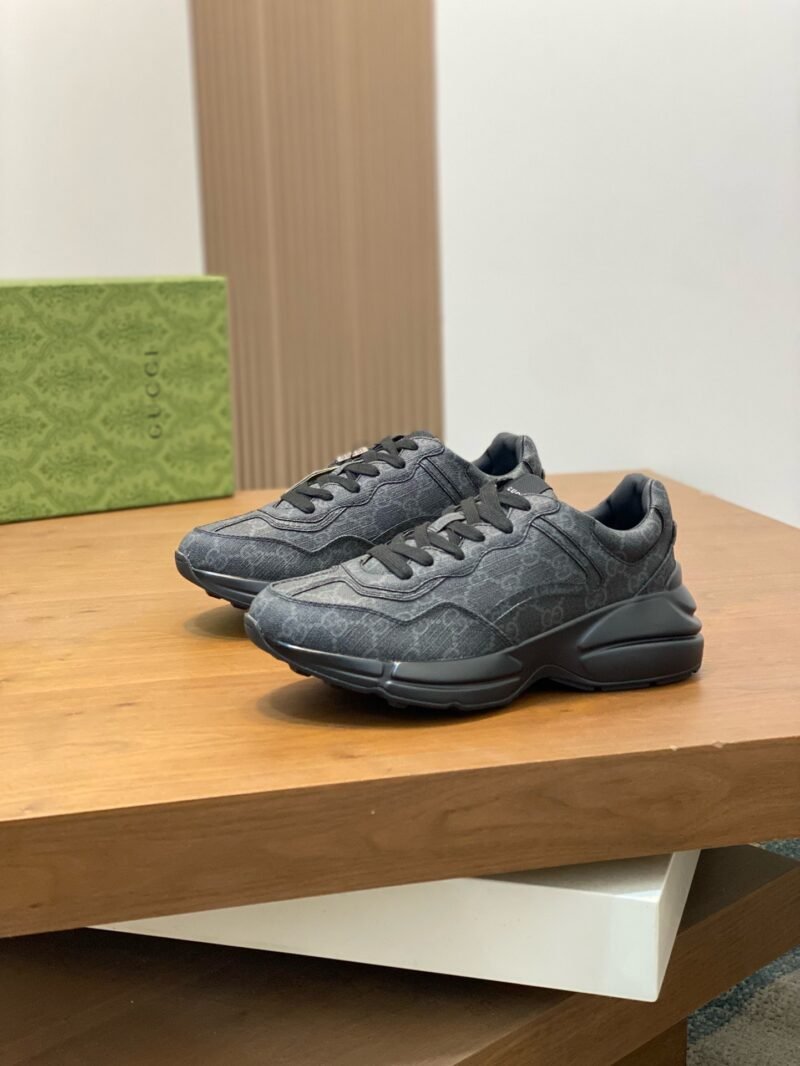 30 Gucci Rhyton sneaker Model:0608009