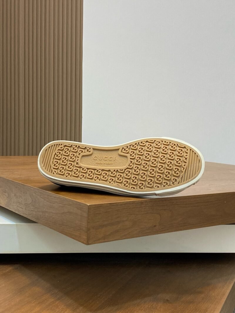 Gucci Canvas Sneakers Model：0608004