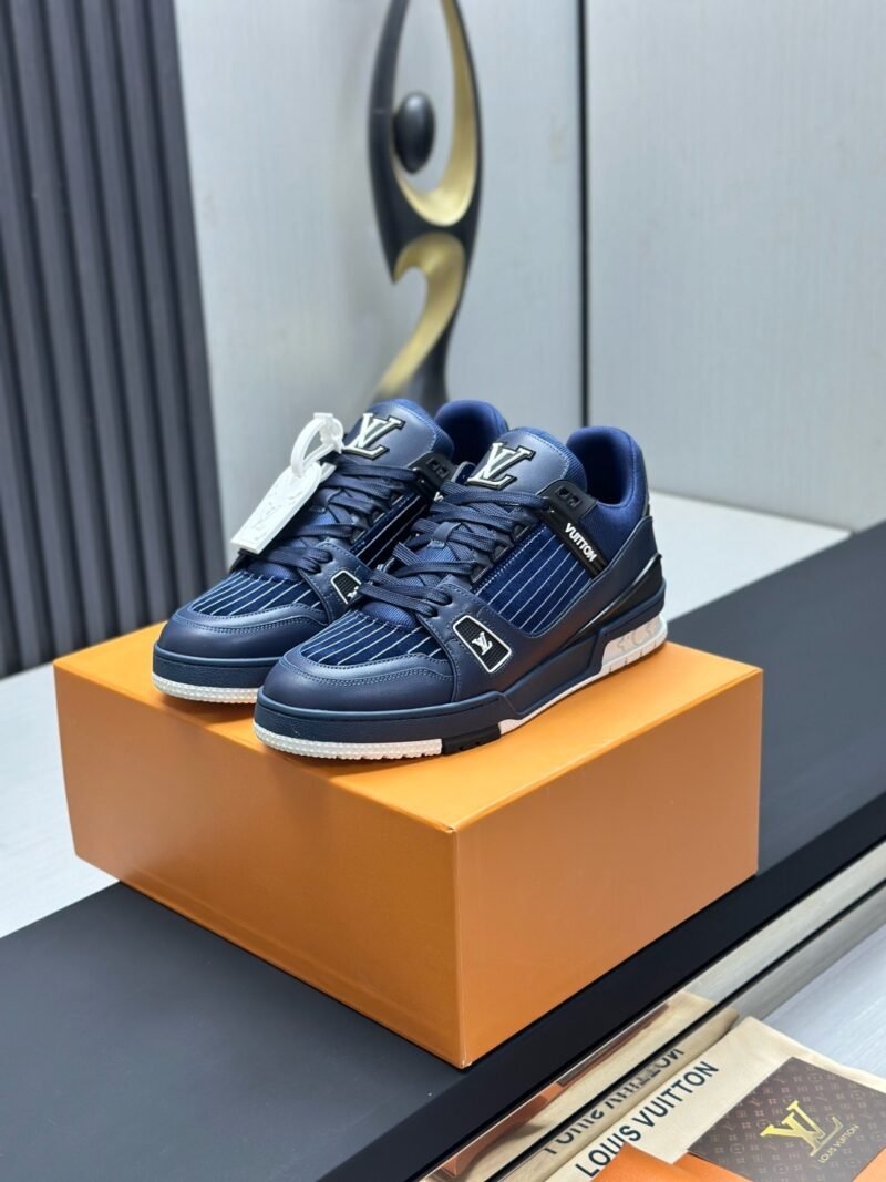 Louis Vuitton Trainer Sneakers Model：0608011