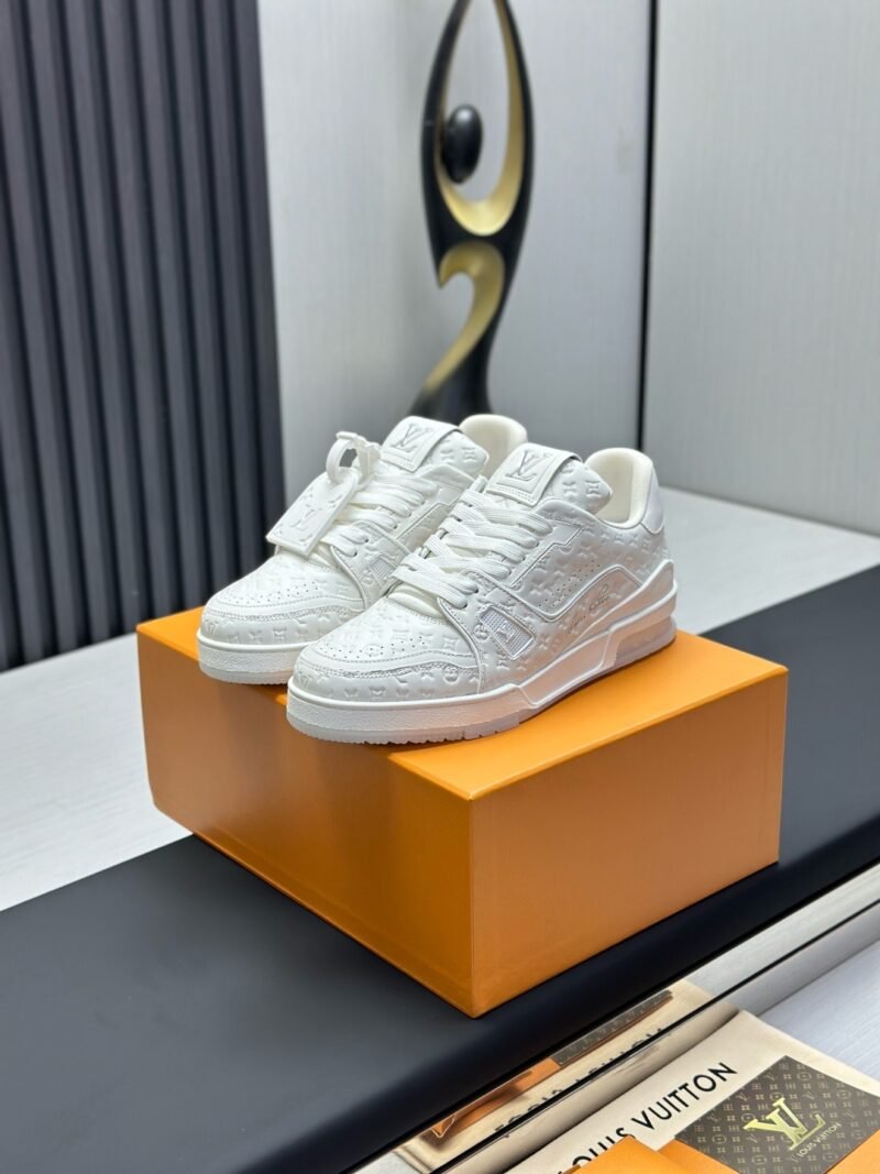 Louis Vuitton Trainer Sneakers Model：0608033