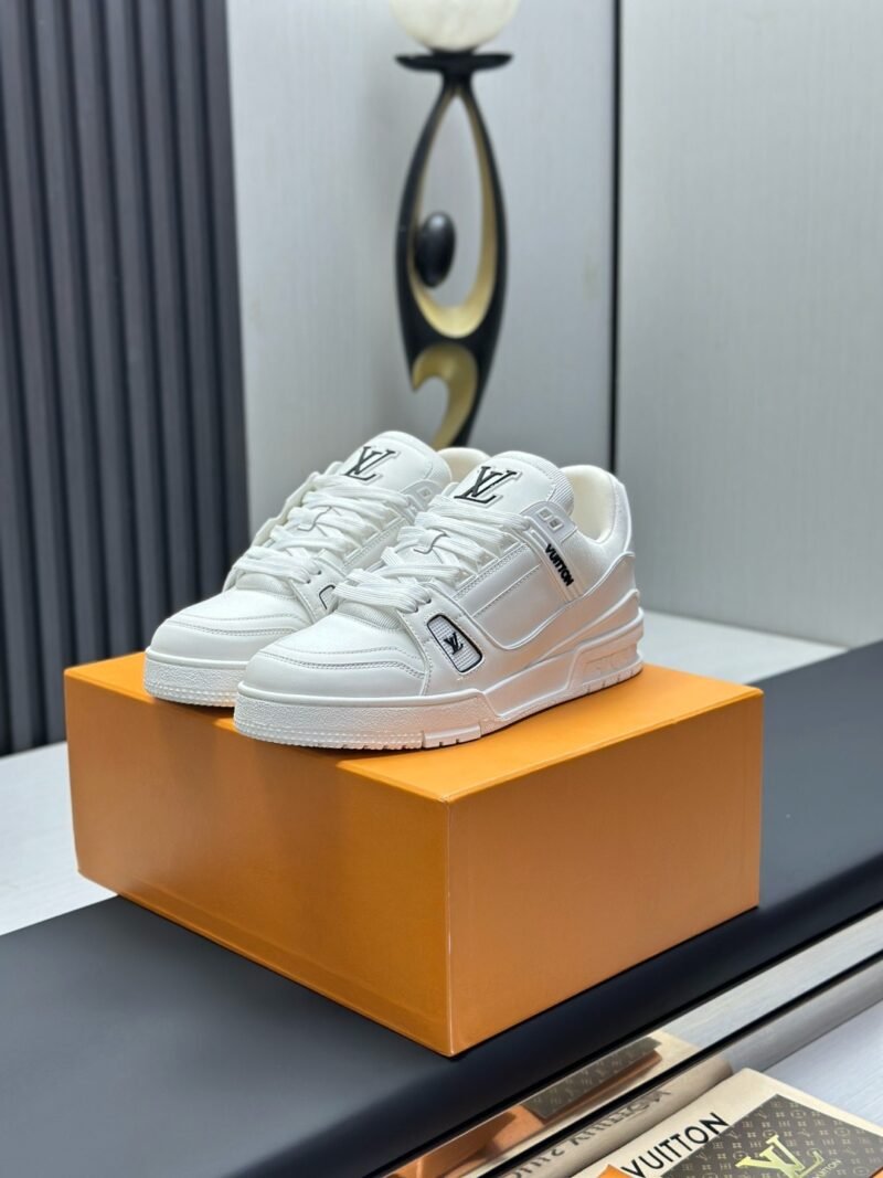 Louis Vuitton Trainer Sneakers Model：0608016