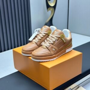 Louis Vuitton Trainer Sneakers Model：0608017