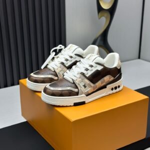 Louis Vuitton Trainer Sneakers Model：0608027