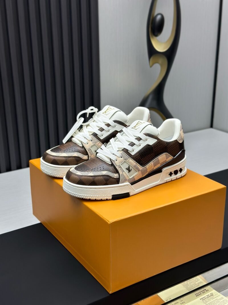 Louis Vuitton Trainer Sneakers Model：0608027