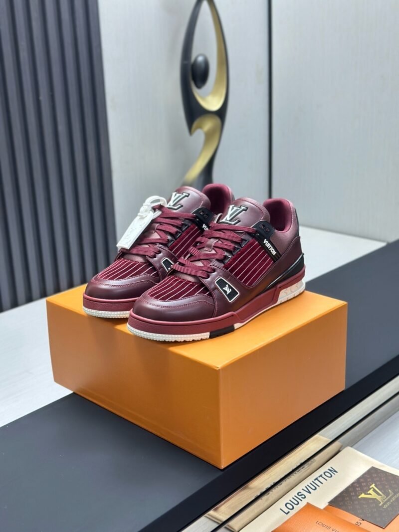 Louis Vuitton Trainer Sneakers Model：0608011